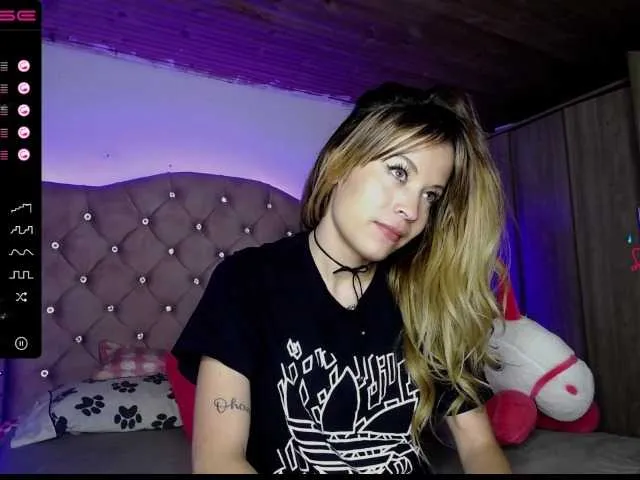 Live sex webcam photo for escarlett #271475348