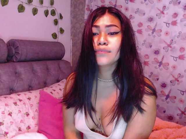 Live sex webcam photo for sara-guzman02 #271468571