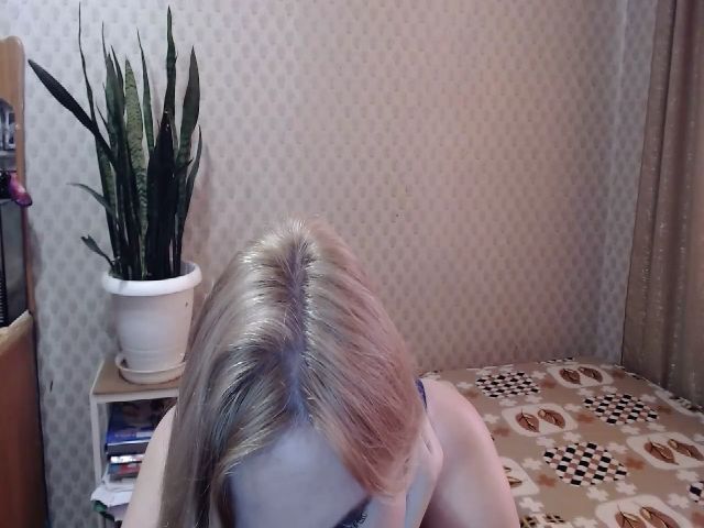 Live sex webcam photo for Mari7777 #271472564