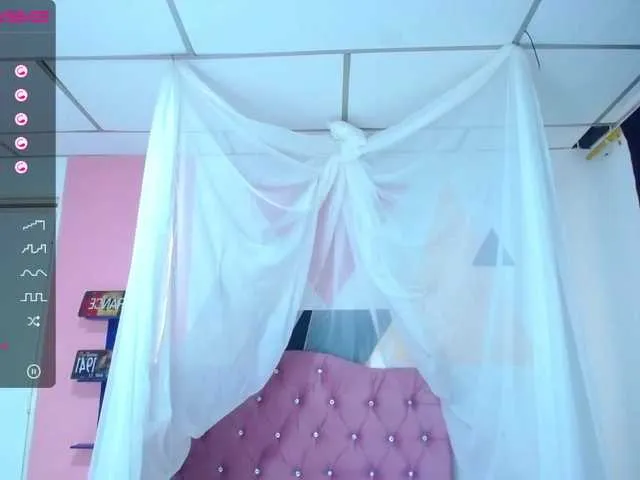Live sex webcam photo for MelaniRice #271478906
