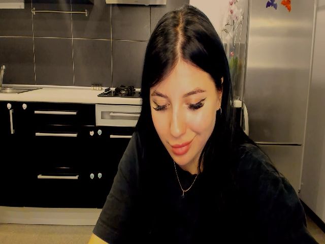 Live sex webcam photo for Ellen_Loti #271482340