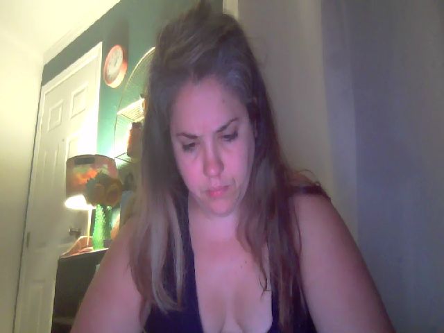 Live sex webcam photo for Laural55 #271472509