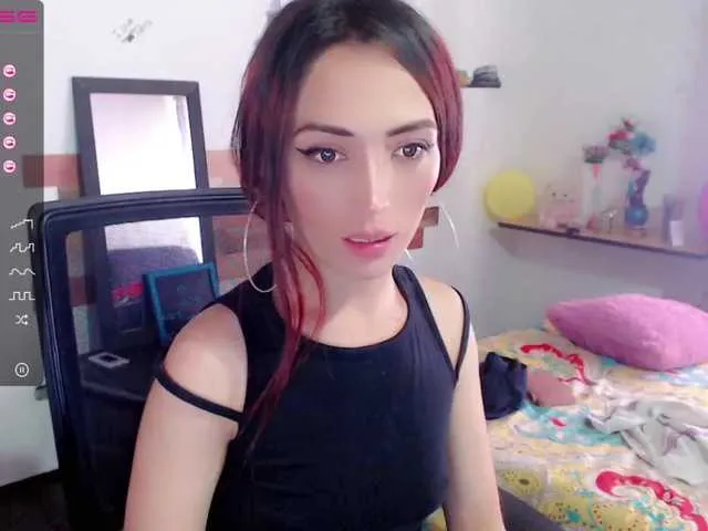 Live sex webcam photo for Laurenparis #271479130