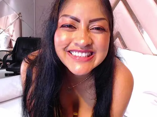 Live sex webcam photo for JuliaHaye #271472115