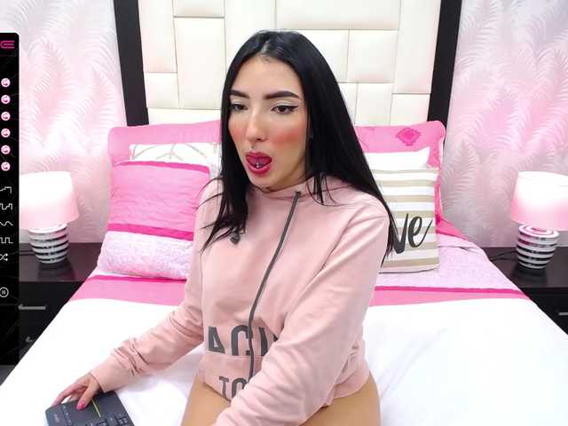 Live sex webcam photo for MelissaVega #271468062