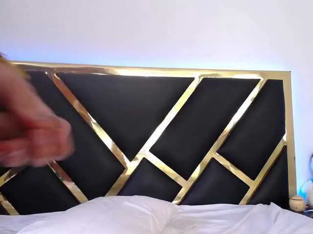 Live sex webcam photo for Skarletyjacob #271478204
