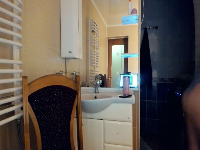 Live sex webcam photo for HannaLismont #271481652