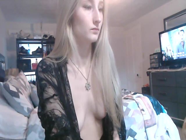 Live sex webcam photo for MissKittyKat1 #271477080