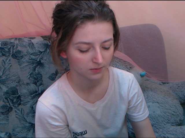 Live sex webcam photo for HloesMadeos #271475278