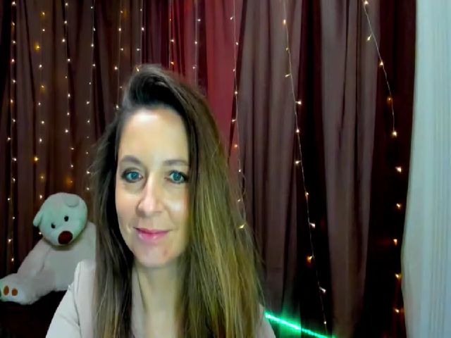 Live sex webcam photo for MilliKristal #271472912