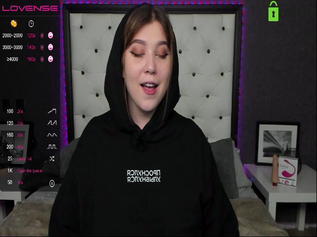 Live sex webcam photo for MiaRennam #271468960