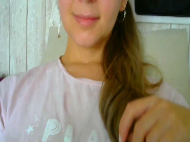 Live sex webcam photo for Kimmy_Jane #271472379