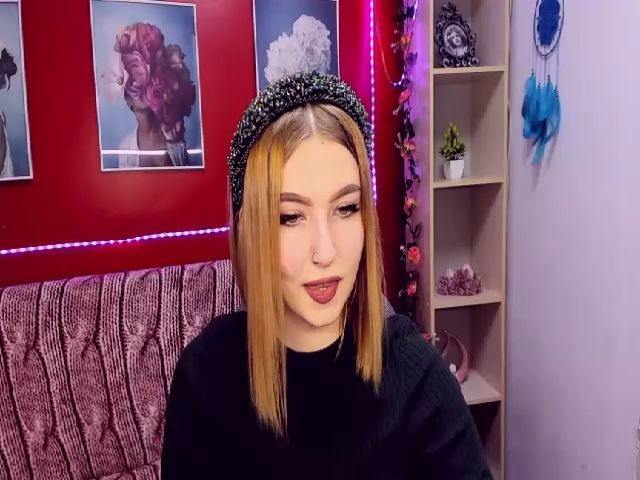 Live sex webcam photo for ViolaRose #271477297