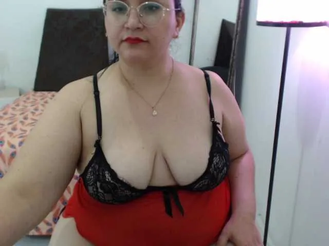 Live sex webcam photo for YanelaFlower #271479412