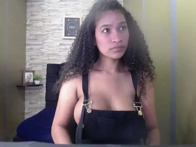 Live sex webcam photo for violeta-hot22 #271468106
