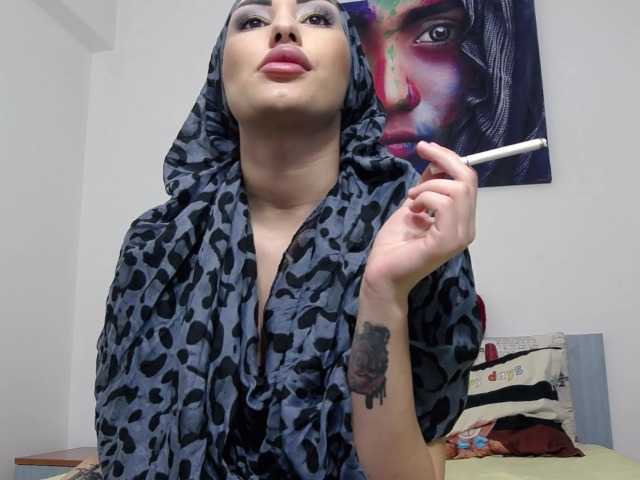 Live sex webcam photo for CoxElysha #271468033