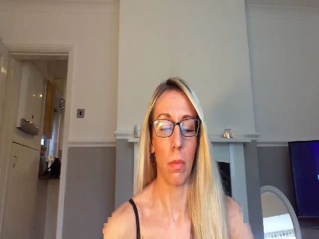 Live sex webcam photo for Tinkerbell53 #271475581