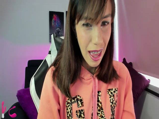 Live sex webcam photo for Angelicce_ #271475927