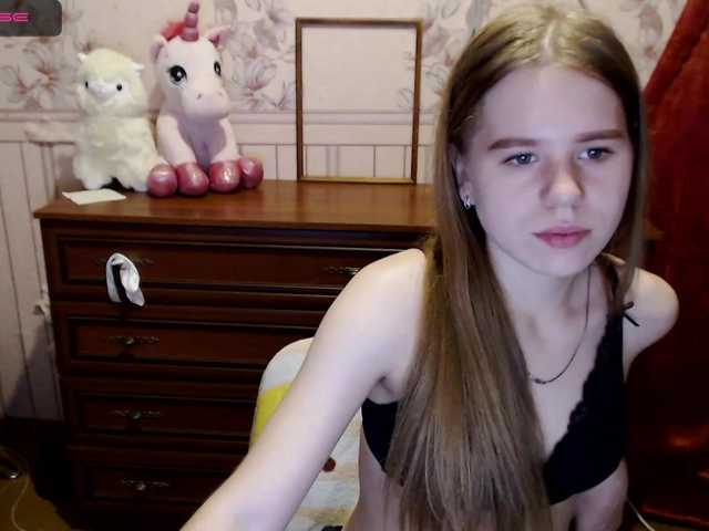 Live sex webcam photo for LoriGirl #271475399