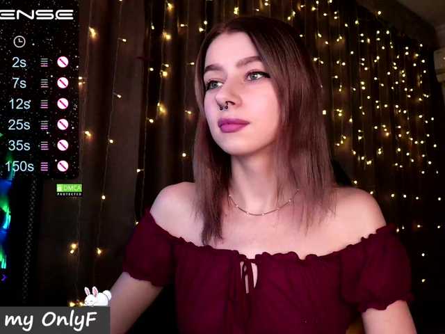 Live sex webcam photo for Annelitt #287948367