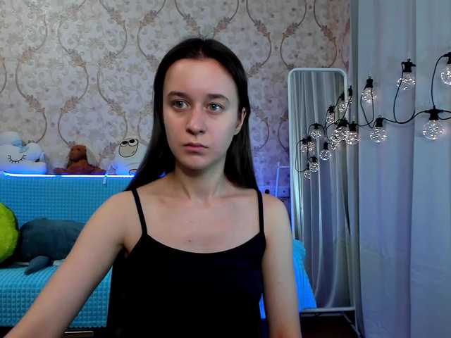 Live sex webcam photo for KiraLiLime #287990216