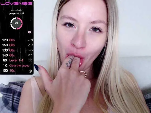 Live sex webcam photo for GracieX #271490567