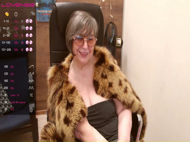 Live sex webcam photo for SharonAmore #271486942