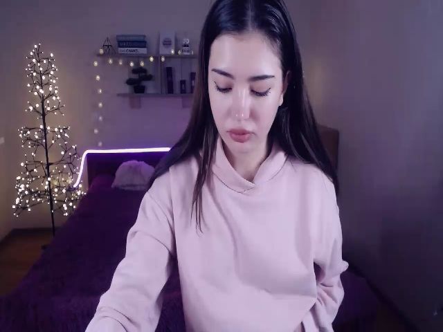 Live sex webcam photo for JessieBree #271495943