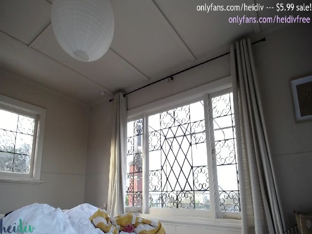 Live sex webcam photo for heidiv #271488769