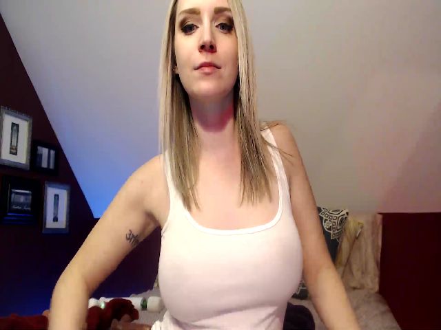 Live sex webcam photo for Knaughtia #271495862