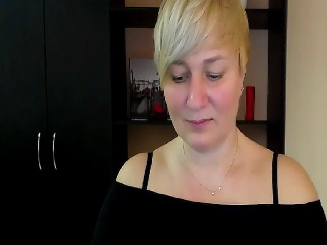 Live sex webcam photo for KailyMey #271491997