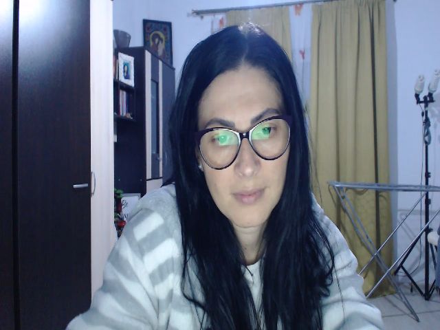 Live sex webcam photo for brunette_glam #271492757