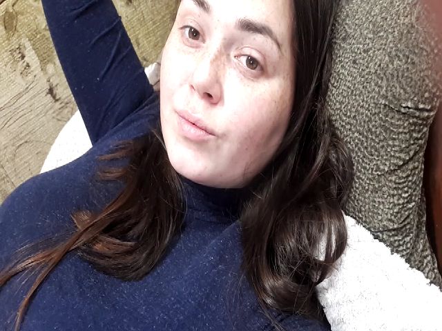 Live sex webcam photo for ChristaRi #271490084