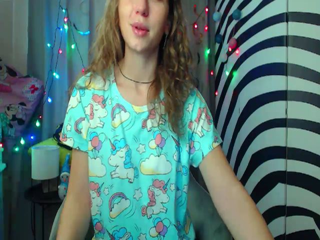 Live sex webcam photo for HeartGirl #271488709