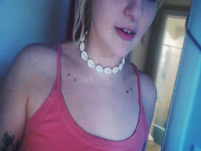 Live sex webcam photo for Whorde #271493293