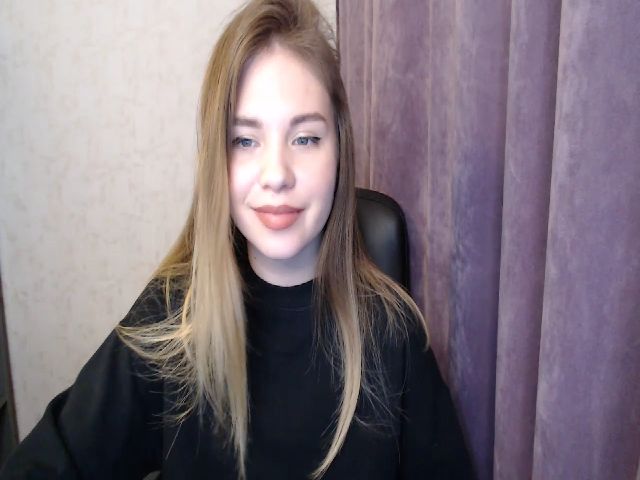 Live sex webcam photo for minishy #271492502