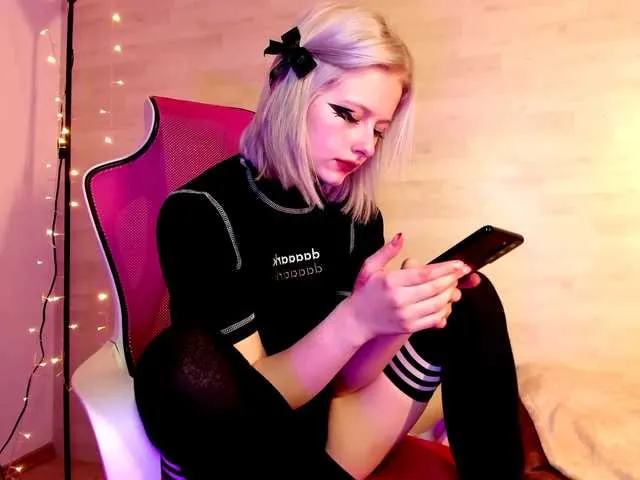 Live sex webcam photo for Purpl-amanita #271484096