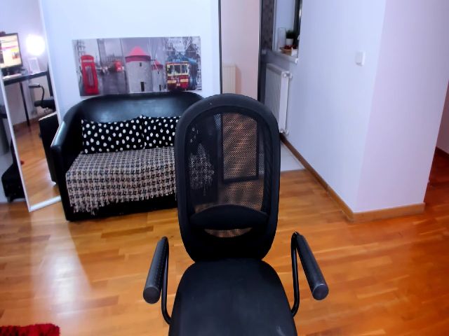 Live sex webcam photo for Loraisqueen #271485109