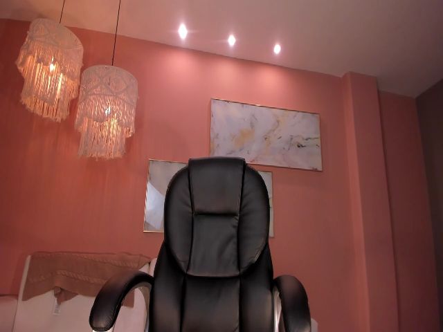 Live sex webcam photo for ZoePresley1 #271496021