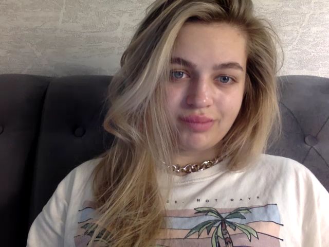 Live sex webcam photo for Princess_Ly2 #271484750