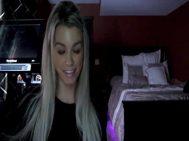 Live sex webcam photo for Cora9 #271486089