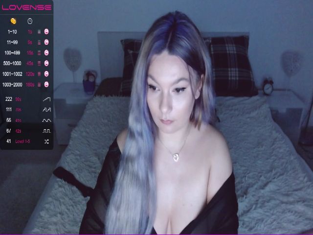 Live sex webcam photo for Debbie__ #271486069