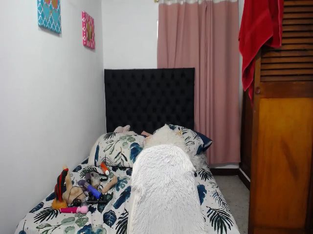 Live sex webcam photo for Candacebooty #271482780