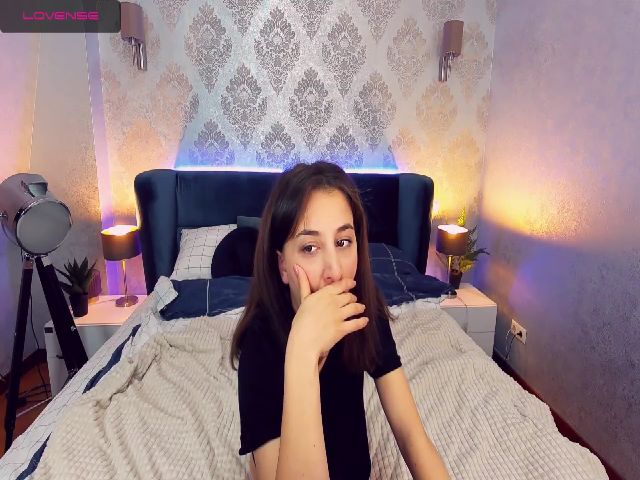 Live sex webcam photo for GabiFly #271485777