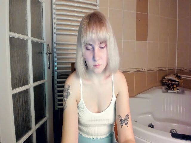 Live sex webcam photo for HannaLismont #271496798