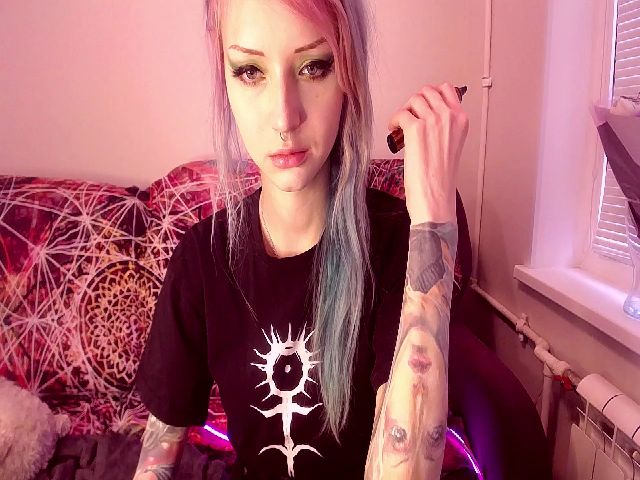 Live sex webcam photo for LoreLaye1 #271489524