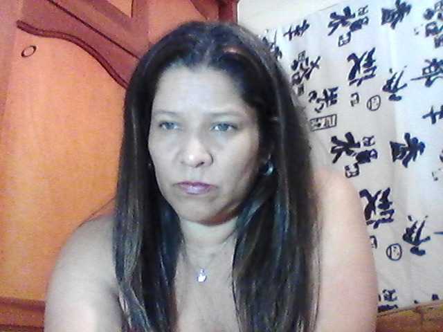 Live sex webcam photo for myDara #271487930