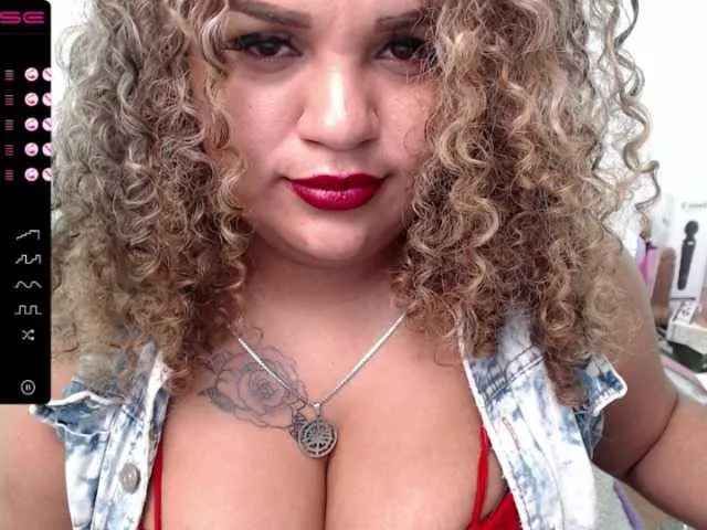 Live sex webcam photo for aishaaovit #271483814