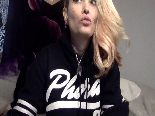 Live sex webcam photo for FRANKK_CASTLE #271496524