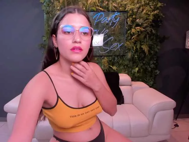 Live sex webcam photo for TracyAllen #271493974